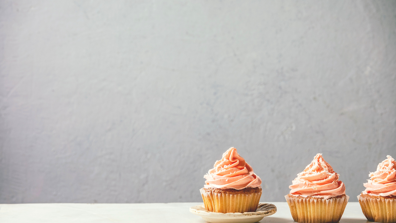 Cupcakes à la noix de coco et glaçage à la Crème Rose  